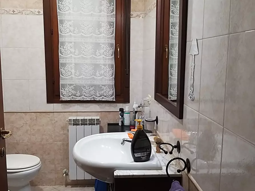 Immagine 20 di Trilocale in vendita  in Via Giovanni Giolitti a Corciano