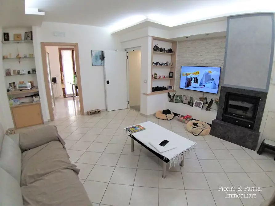 Immagine 5 di Villetta a schiera in vendita  in Via degli Artigiani a Castiglione Del Lago