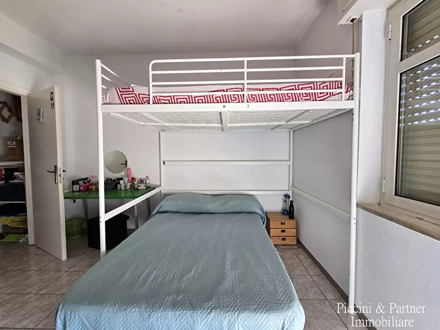 Immagine 24 di Pentalocale in vendita  in Via Beatrice 38 a Perugia