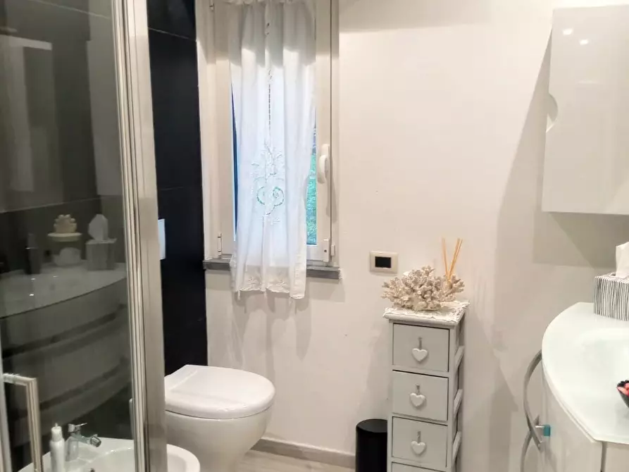 Immagine 26 di Villa in vendita  in Via Giovan Pietro Vitali a Massa