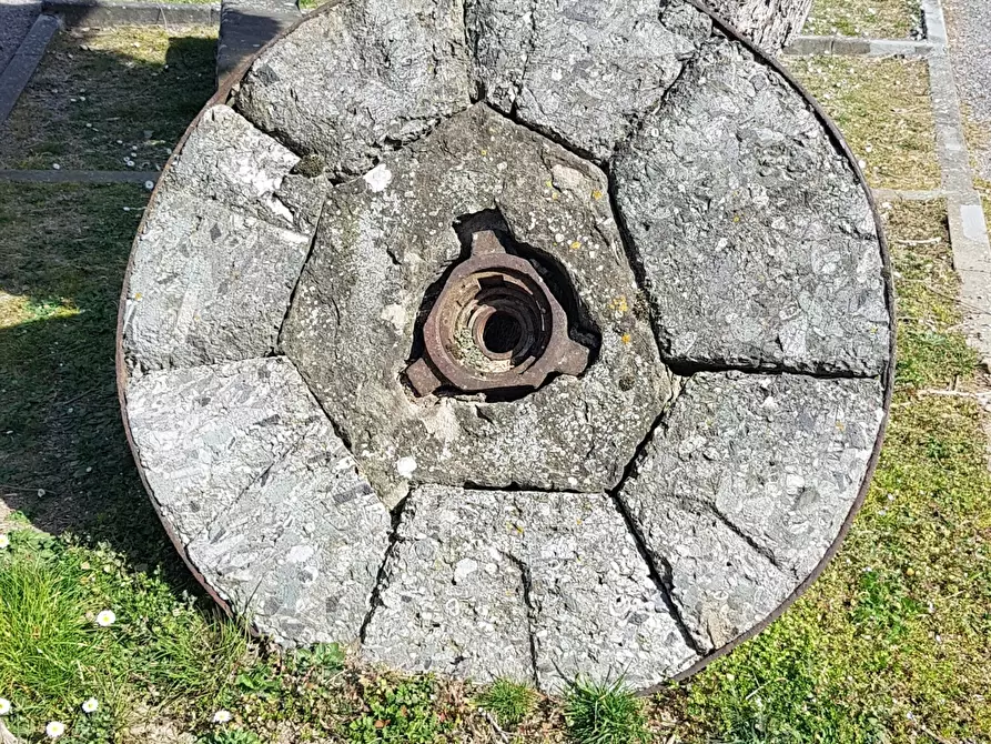 Immagine 29 di Trilocale in vendita  a Cortona