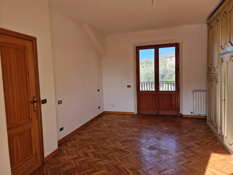 Immagine 29 di Villa in vendita  in Viale Perugia 37 a Castiglione Del Lago
