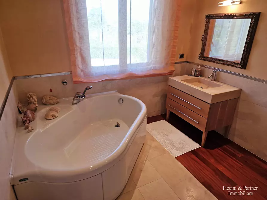 Immagine 61 di Villa in vendita  in Località Ferretto 48 a Castiglione Del Lago