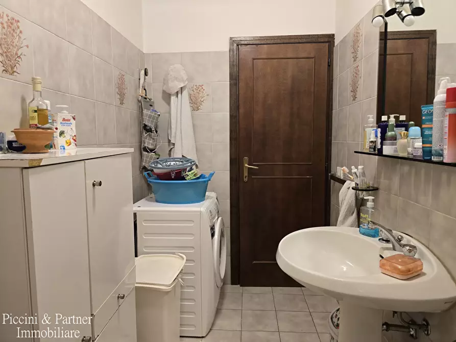 Immagine 48 di Pentalocale in vendita  in Via Italia a Torrita Di Siena