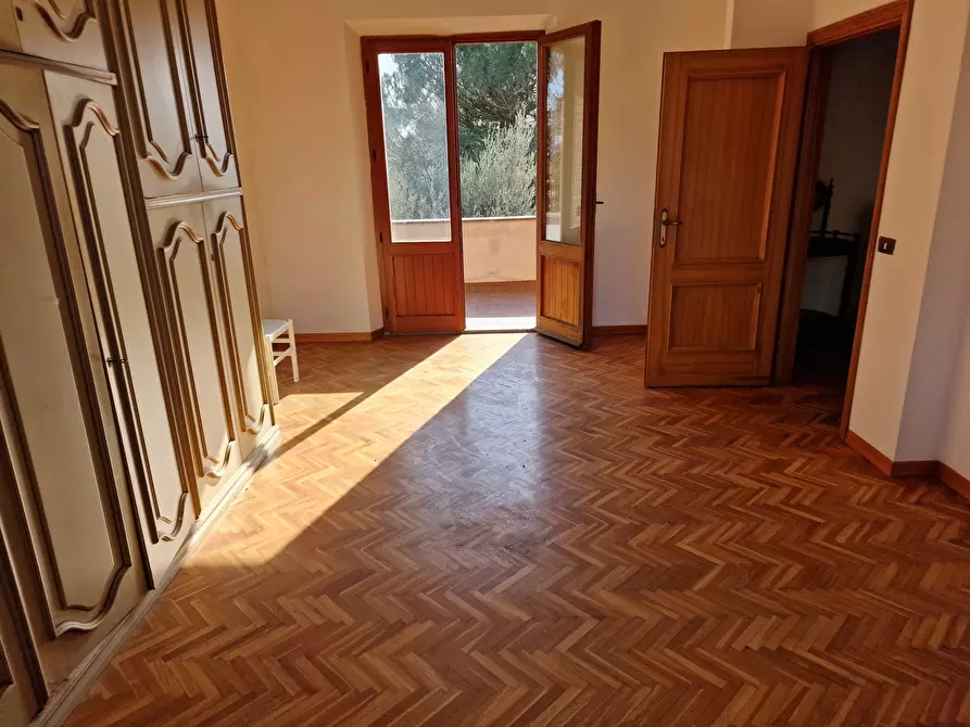Immagine 21 di Villa in vendita  in Viale Perugia 37 a Castiglione Del Lago