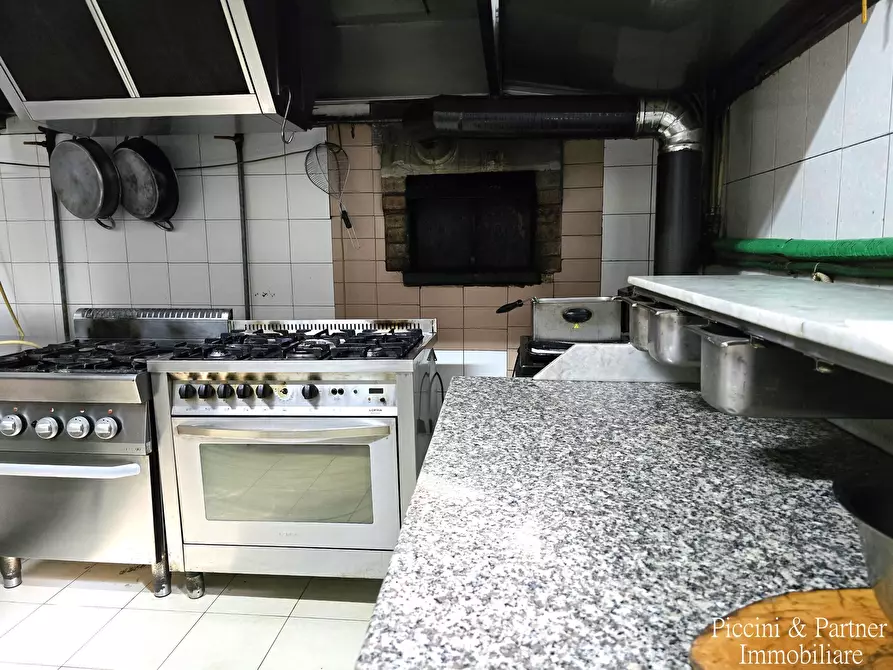 Immagine 17 di Bar / Ristorante in vendita  in Via Mastrodicasa a Perugia