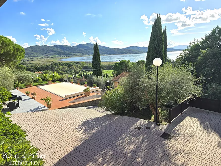 Immagine 41 di Villa in vendita  in Via dei Romani a Magione