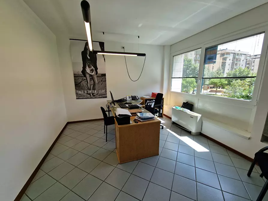 Immagine 14 di Ufficio in vendita  in Via del Macello 31F a Perugia