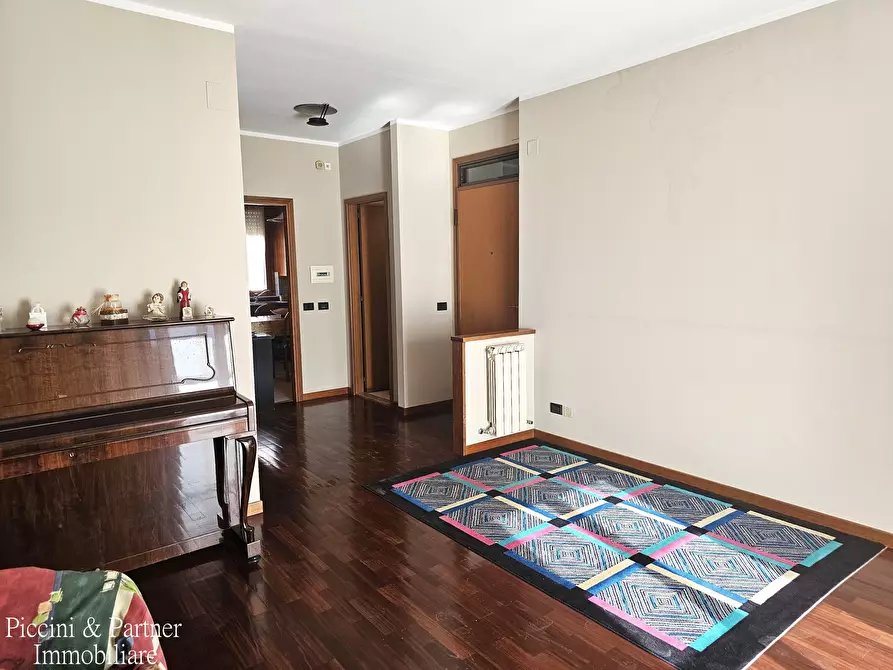Immagine 4 di Pentalocale in vendita  in Via Ardigò a Perugia
