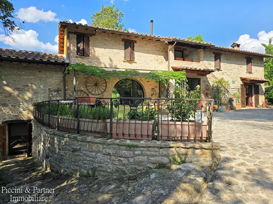 Immagine 4 di Rustico / casale in vendita  in Strada Ponte Resina - Monte Acutello 1 a Perugia