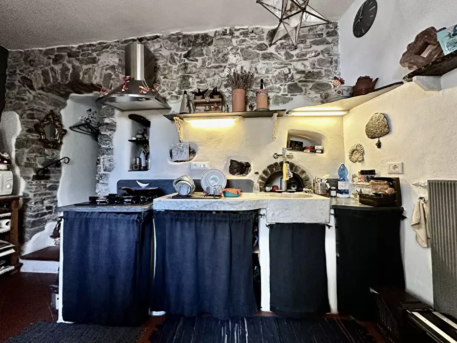 Immagine 7 di Rustico / casale in vendita  in via Glori 36 a Diano San Pietro