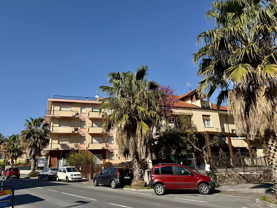 Immagine 1 di Bilocale in vendita  in Via Alessandro Manzoni a San Bartolomeo Al Mare