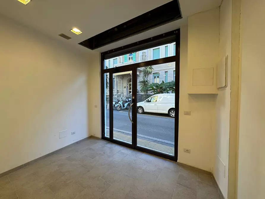 Immagine 3 di Locale commerciale in affitto  in Via Lamarmora 31 a San Remo