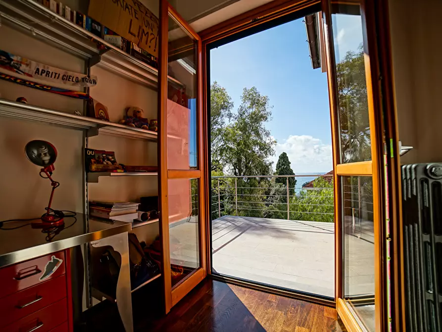 Immagine 28 di Villa in vendita  in Corso Giuseppe Mazzini 173 a San Remo