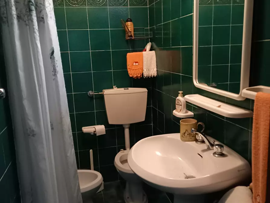 Immagine 8 di Porzione di casa in affitto  a Camaiore