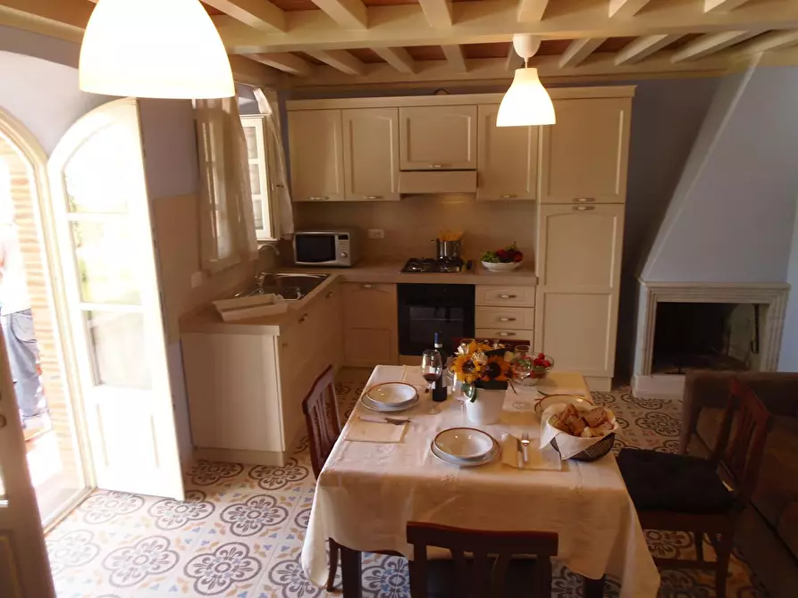 Immagine 15 di Casa semindipendente in affitto  a Camaiore