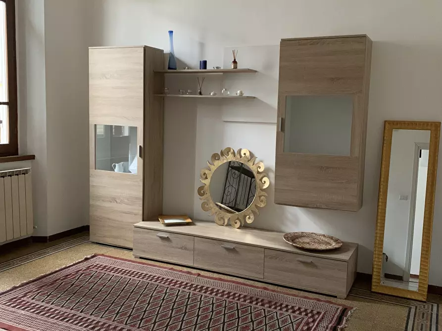 Immagine 1 di Bilocale in affitto  a Pietrasanta