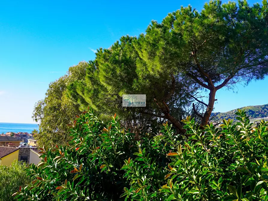 Immagine 42 di Bilocale in vendita  in Via Aurelia Ponente 102 Bis a Santo Stefano Al Mare