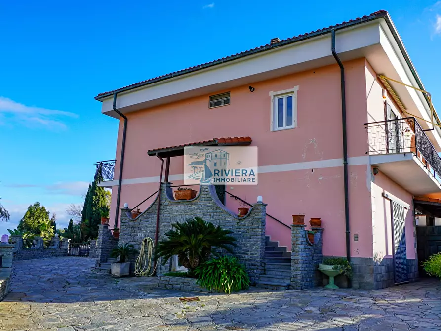 Immagine 11 di Porzione di casa in vendita  a San Remo