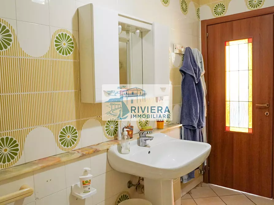 Immagine 22 di Appartamento in vendita  in Corso Villaregia a Riva Ligure