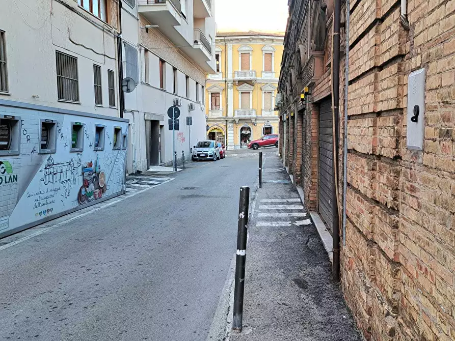 Immagine 6 di Locale commerciale in affitto  in VIA ABRUZZI 15 a Lanciano