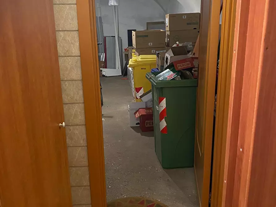 Immagine 18 di Locale commerciale in vendita  in piazza san giorgio 4 a Treglio