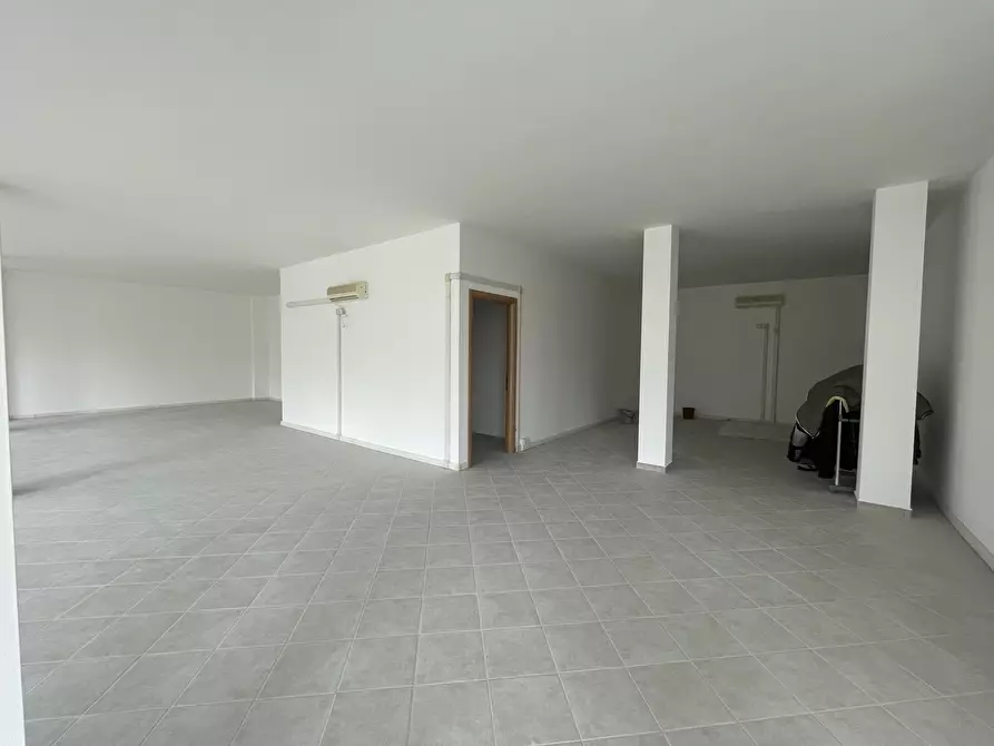 Immagine 7 di Ufficio in vendita  in Via Magona a Cecina