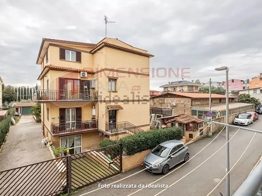 Immagine 15 di Bilocale in vendita  in Via del Fosso dell'Osa 399 a Roma