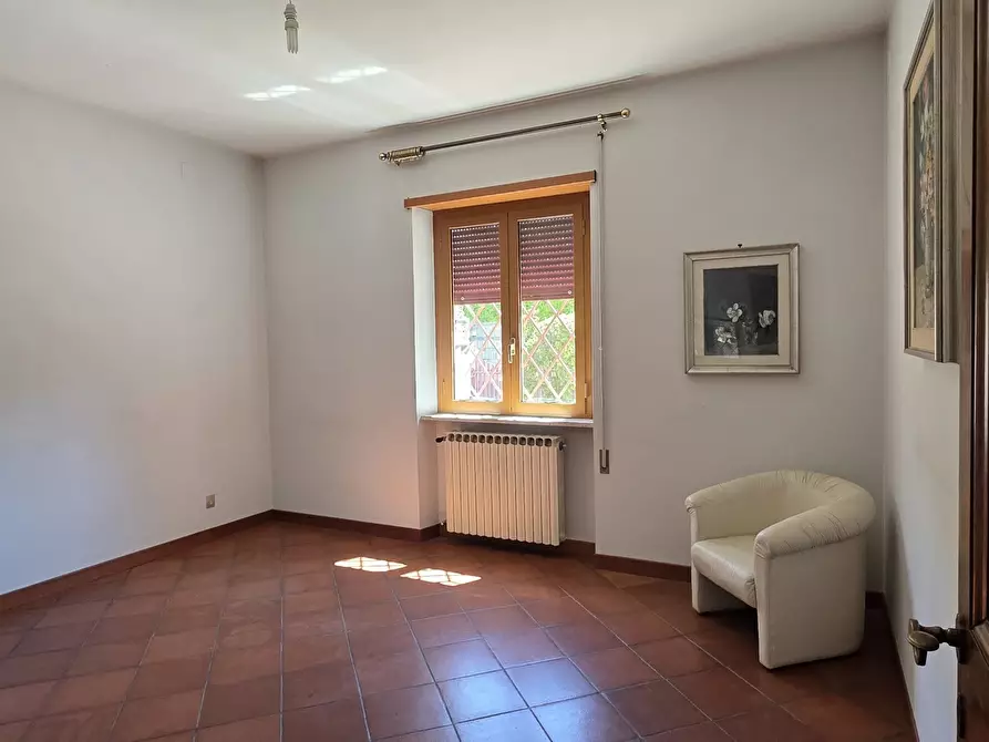 Immagine 11 di Villa in vendita  in Via Aldo Moro 11 a Castelnuovo Di Porto