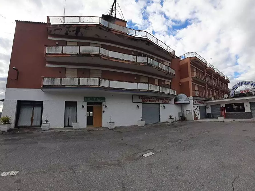 Immagine 11 di Palazzo in vendita  in Via Flaminia 5 a Morlupo