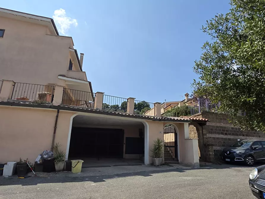 Immagine 25 di Casa trifamiliare in vendita  in Via Tonica Facchinaccia 4 a Rignano Flaminio