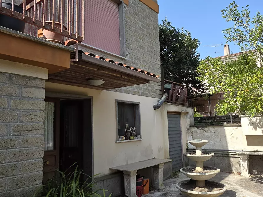 Immagine 3 di Casa bifamiliare in vendita  in Via Giovanni Pascoli 18 a Rignano Flaminio