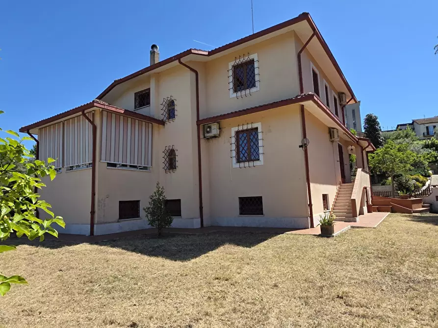 Immagine 67 di Villa in vendita  in Via Aldo Moro 11 a Castelnuovo Di Porto