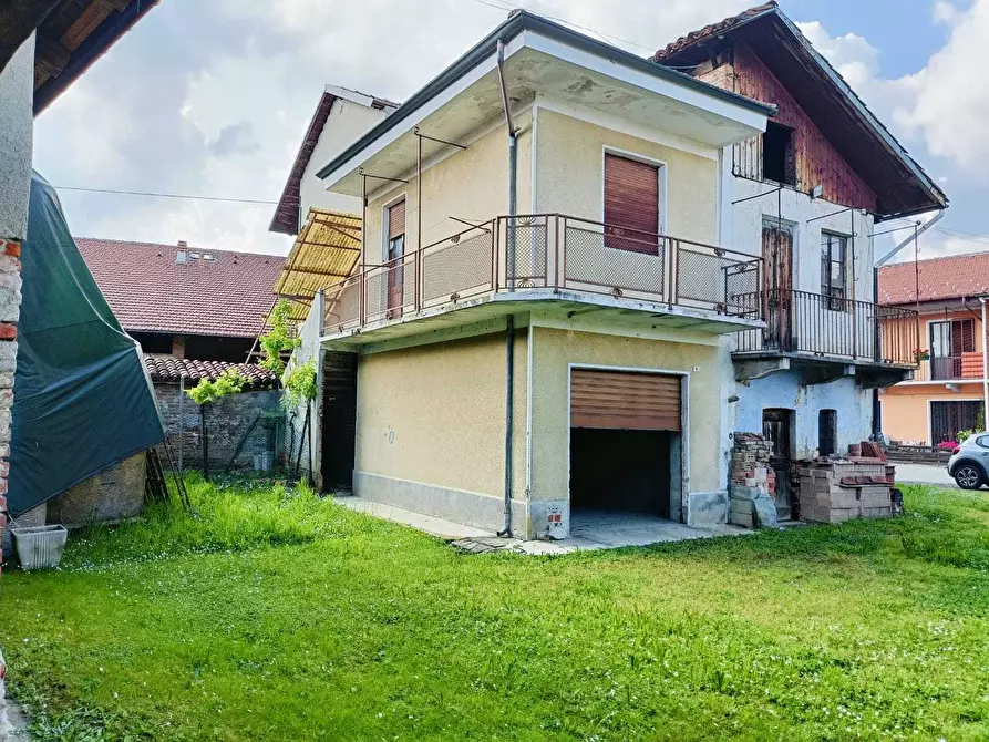 Immagine 3 di Magazzino in vendita  in Via Chiesa S.Domenico 1 a Front