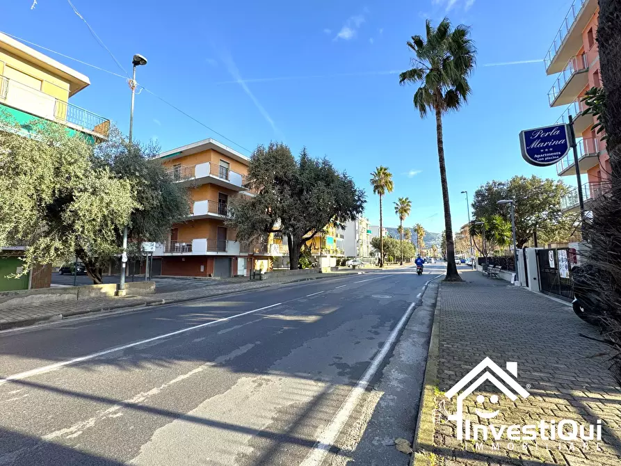 Immagine 26 di Bilocale in vendita  in Viale della Repubblica 60 a Pietra Ligure