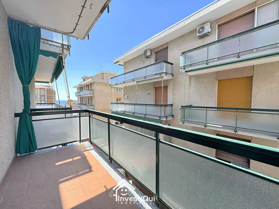 Immagine 4 di Bilocale in vendita  in Viale Riviera 40 a Pietra Ligure