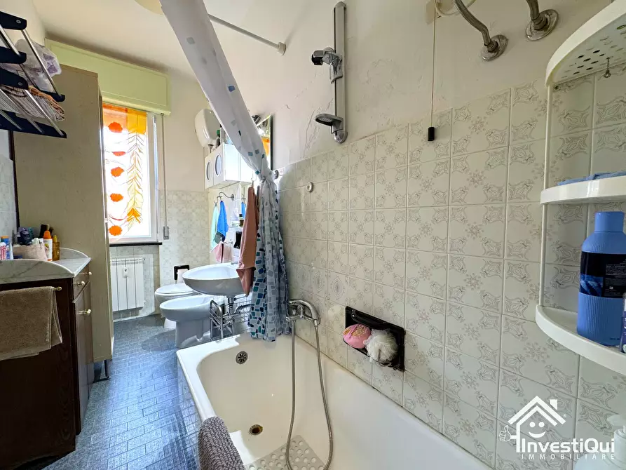 Immagine 28 di Bilocale in vendita  in Via Eugenio Montale 21 a Pietra Ligure