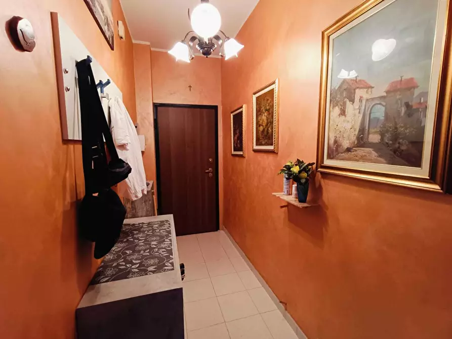 Immagine 5 di Bilocale in vendita  in Via Sempione 144 a Torino