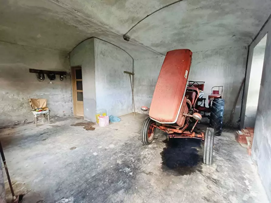 Immagine 15 di Magazzino in vendita  in Via Chiesa S.Domenico 1 a Front