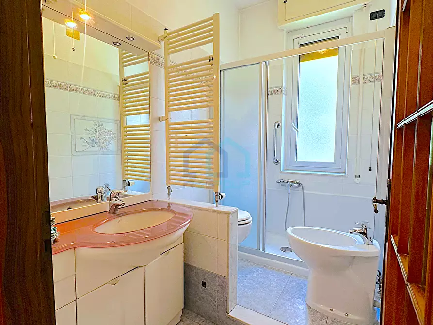 Immagine 14 di Pentalocale in vendita  in Via Filippo Corridoni 11 a Savona