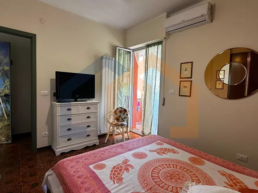 Immagine 21 di Quadrilocale in vendita  in Via de Negri 8 a Bergeggi