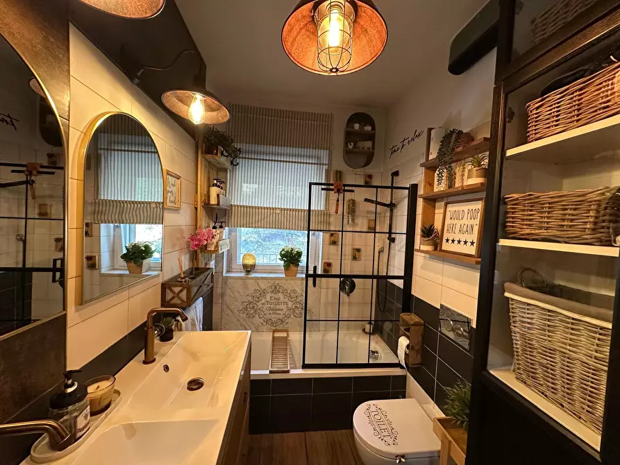 Immagine 25 di Quadrilocale in vendita  in Via Molise a Fonte Nuova