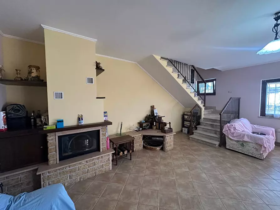 Immagine 20 di Villa in vendita  in Via GuidoReni a Guidonia Montecelio