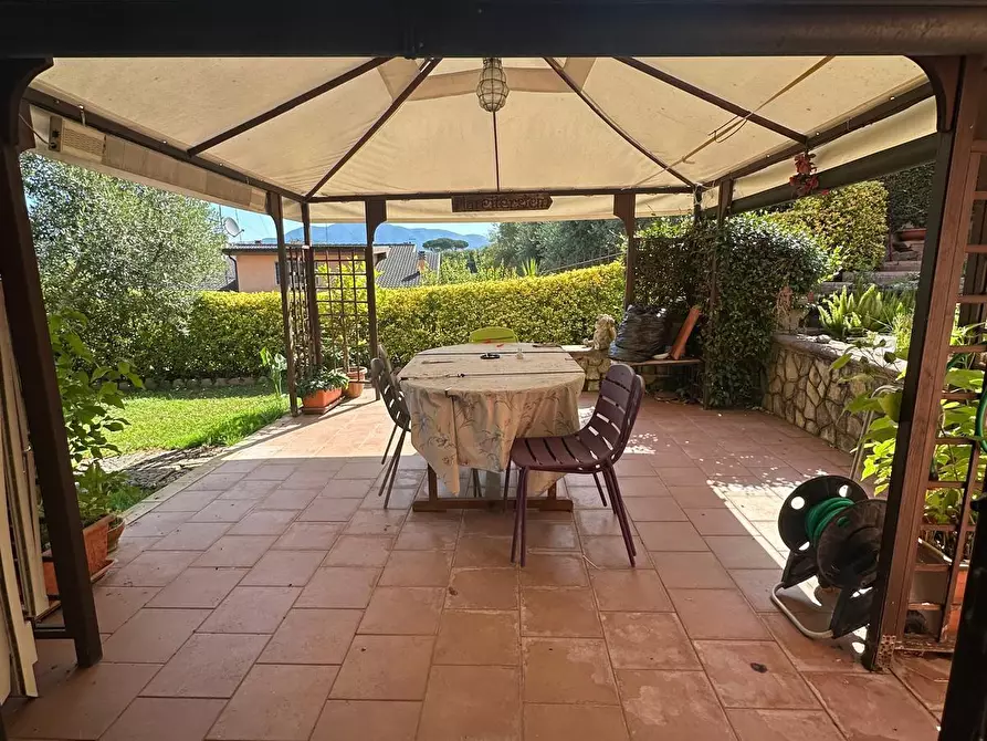 Immagine 4 di Villa in vendita  in Via GuidoReni a Guidonia Montecelio