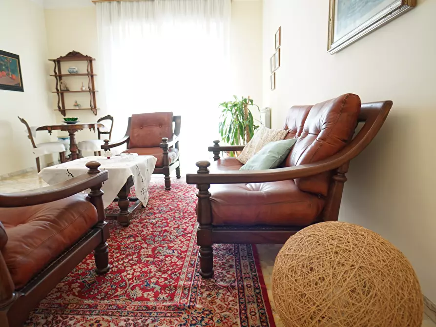 Immagine 11 di Pentalocale in affitto  a Chiavari