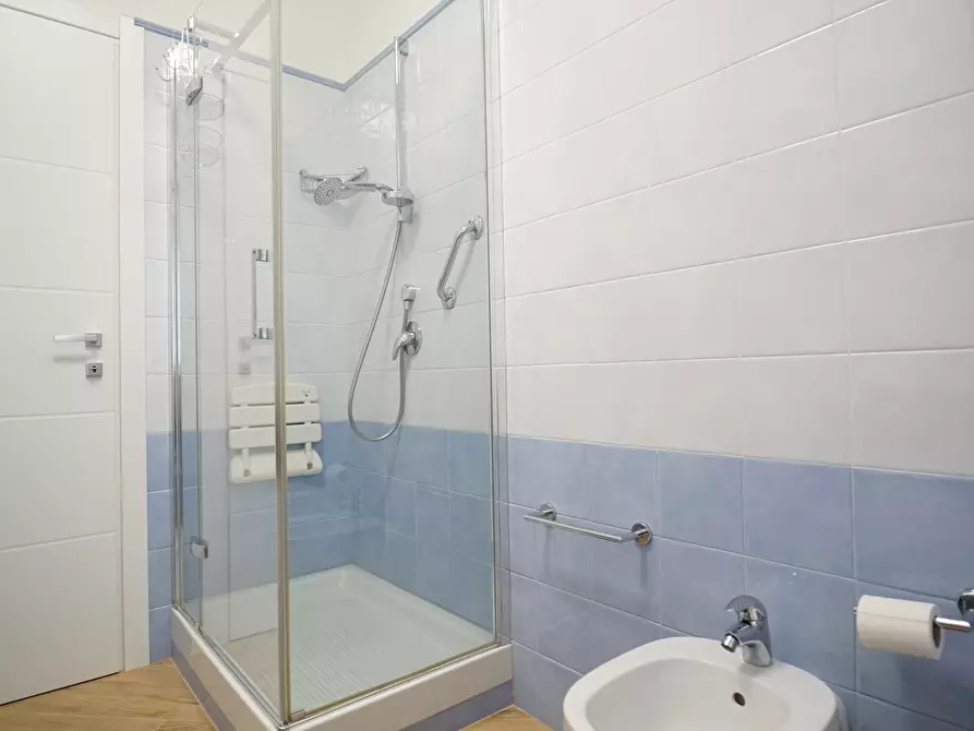 Immagine 18 di Trilocale in affitto  a Chiavari