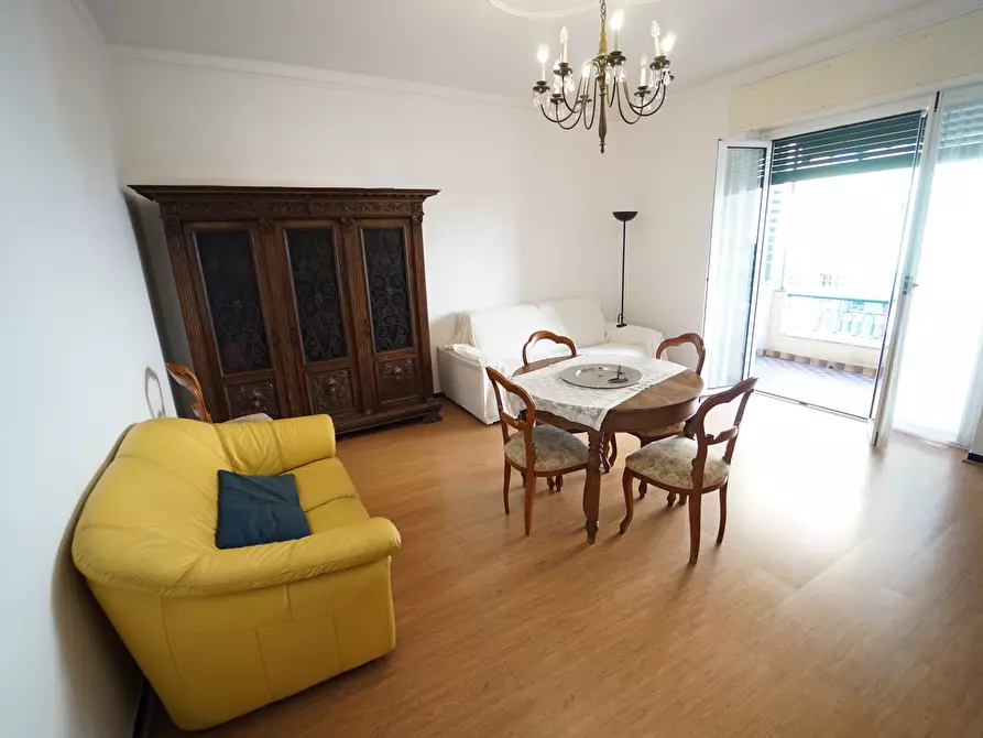 Immagine 1 di Trilocale in affitto  a Chiavari