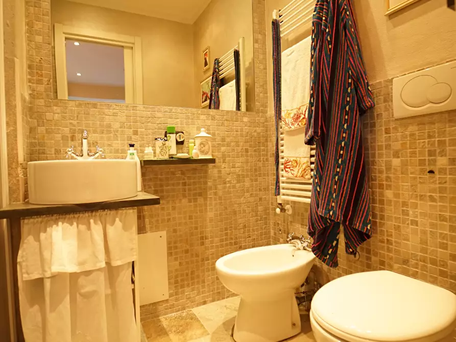 Immagine 11 di Bilocale in affitto  a Chiavari