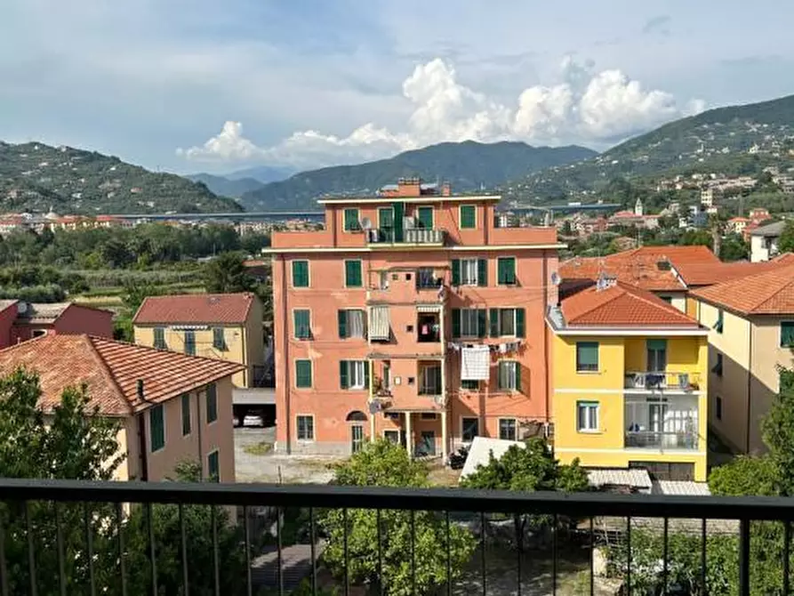 Immagine 17 di Trilocale in affitto  a Lavagna