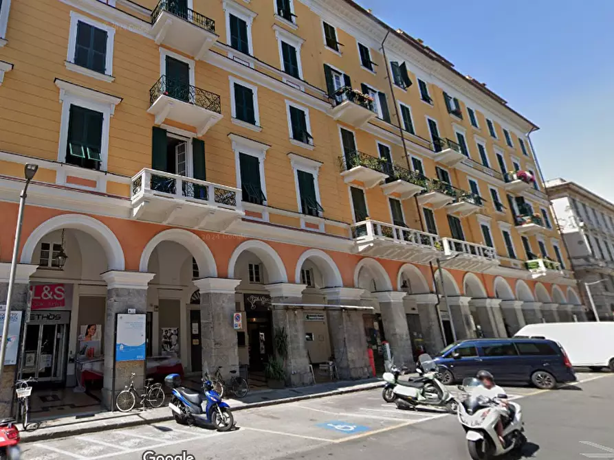 Immagine 8 di Locale commerciale in affitto  in Corso Giuseppe Garibaldi 12 a Chiavari